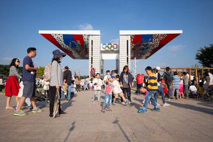 مجموعه المپیک سئول در کره جنوبی حالا تبدیل به یک پارک تفریحی بزرگ با چندین دریاچه شده