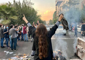 بیانیه بیش از ۳۰۰ شهروند ایرانی-مسیحی: شاهد یکی شدن مردم به قصد «انقلاب کامل» هستیم