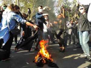 افزایش شمار جانباختگان انقلاب ملّی ایران؛ مدیری که اطلاعات دانش‌آموزان را به مأموران نداد زیر فشارهای امنیتی جان باخت