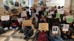 ایستادگی جنبش دانشجویی همگام با انقلاب ملّی؛ «شنبه سیاه» در دانشگاه‌های ایران