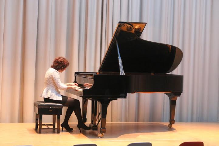 کیانا شفیعی نوازنده پیانو و آهنگساز