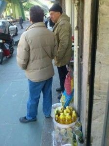یکی از تعاونی های فرهنگیان در تهران: فروش کالاهای دریافتی در بازار آزاد راهی برای کمی درآمد بیشتر