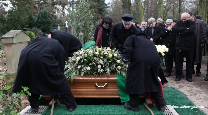 مراسم خاکسپاری بیژن دادگر در شهر کلن