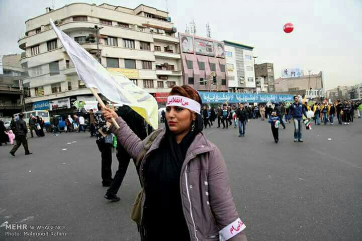 هیچ عکاسی نمی تواند تظاهرات بی رمق 22 بهمن امسال را طوری نشان دهد که با ادعای میلیونی رژیم جور در بیاید
