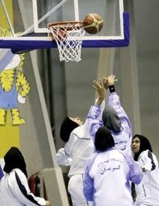 حجاب اجباری و اسلامی یکی ازمشکلات تیم های ورزشی بانوان ایران است