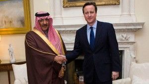 دیوید کامرون نخست وزیر بریتانیا و شاهزاده محمد بن نایف وزیر کشور عربستان