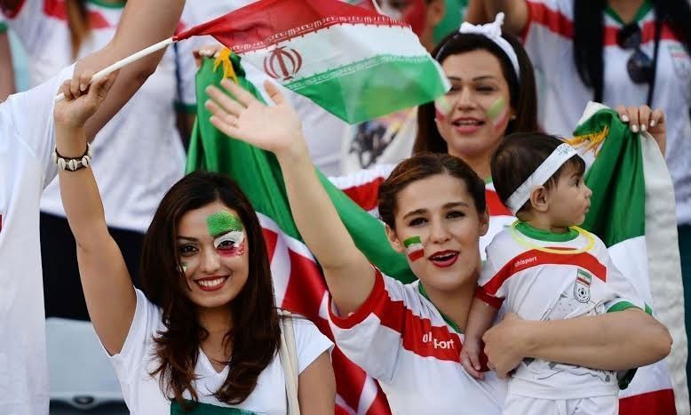 زنان ایرانی تماشاگران پرشور مسابقات ورزشی ایران در سراسر جهان