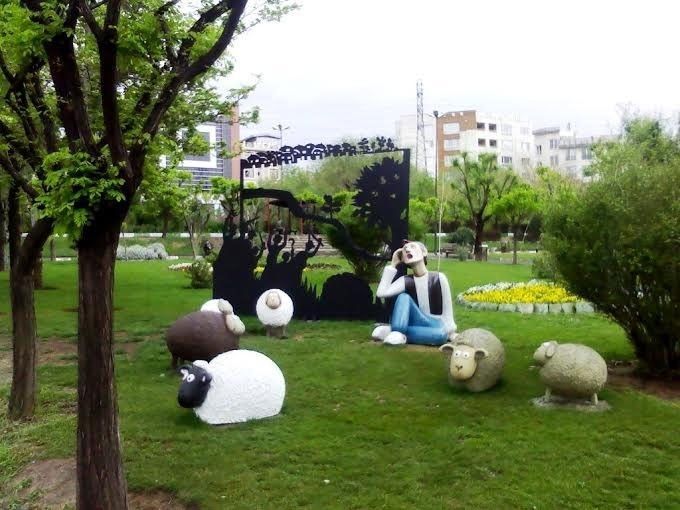 چوپان دروغگو و گوسفندانش در پارک