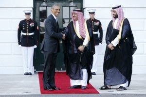 اوباما در کنفرانس کمپ دیوید به جای پادشاه عربستان که نیامد، از محمد بن نایف ولیعهد آن کشور استقبال می کند