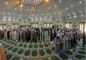 شرکت‌کنندگان در «همایش بین‌المللی وحدت اسلامی» حتی نماز جماعت را جداگانه اقامه کردند