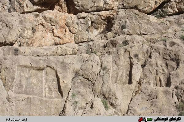 سه اثر ساسانی که در کنار چشمه برم‌دلک تراشیده شده است