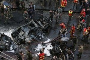 رفیق حریری بر اثر انفجار یک بمب ترور شد. برخی حزب‌الله لبنان را عامل این ترور می‌دانند