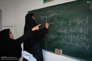 به دلیل بی‌کیفیتی سیستم آموزشی سرانه کم مطالعه ایران با بحران رجعت بی‌سوادی روبروست