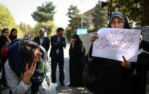 فضای دوگانه دانشگاه‌ها نشانه‌ای از شور انتخاباتی ندارد