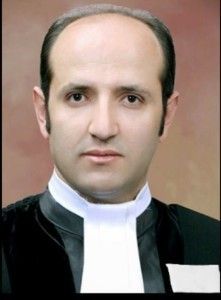 حسین احمدی نیاز حقوقدان و وکیل پایه یک دادگستری 
