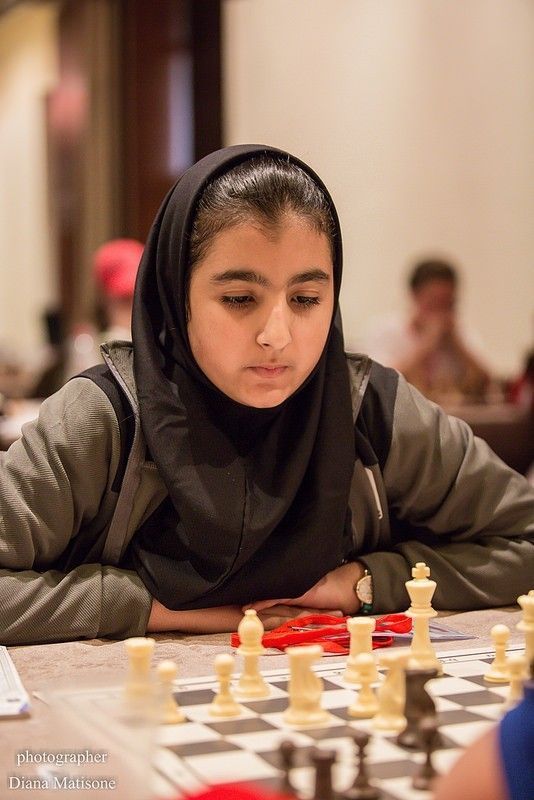 محترمه اسدی، مسابقات شطرنج جوانان و دانش‌آموزان- یونان