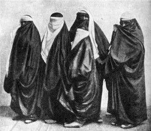 پوشش زنان پیش از کشف حجاب