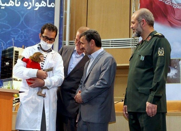 از سال ۱۳۸۷ در ایران، روز ۱۴ بهمن به مناسبتِ آزمایشِ کاوشگر فضایی «امید» روز ملی فناوری فضایی نامیده شد