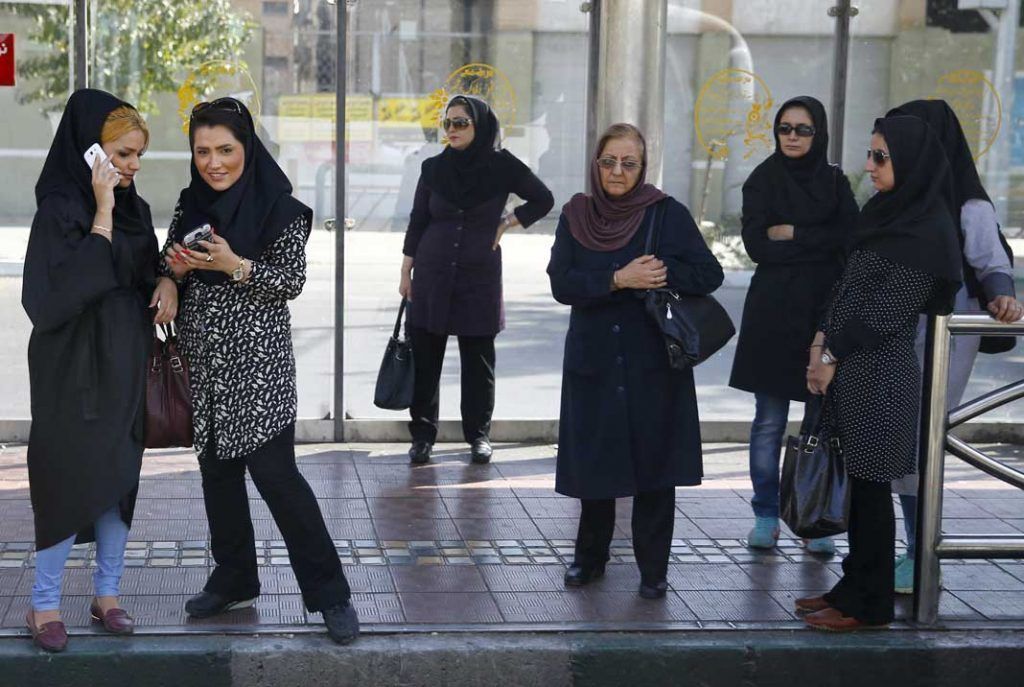 تهران، ایستگاه اتوبوس، اوت ۲۰۱۵ Reuters©