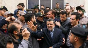 ادعای «نیویورک تایمز» درباره تلاش موساد برای همکاری با احمدی‌نژاد؛ دفتر احمدی‌نژاد تکذیبیه صادر کرد