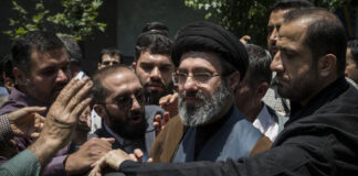 سفیر جمهوری اسلامی در قبرس در گفتگو با «گاردین»: مجتبی خامنهای در بمباران زخمی شد