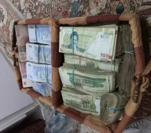 خطر بروز ابَرتورم بیخ گوش اقتصاد ایران است