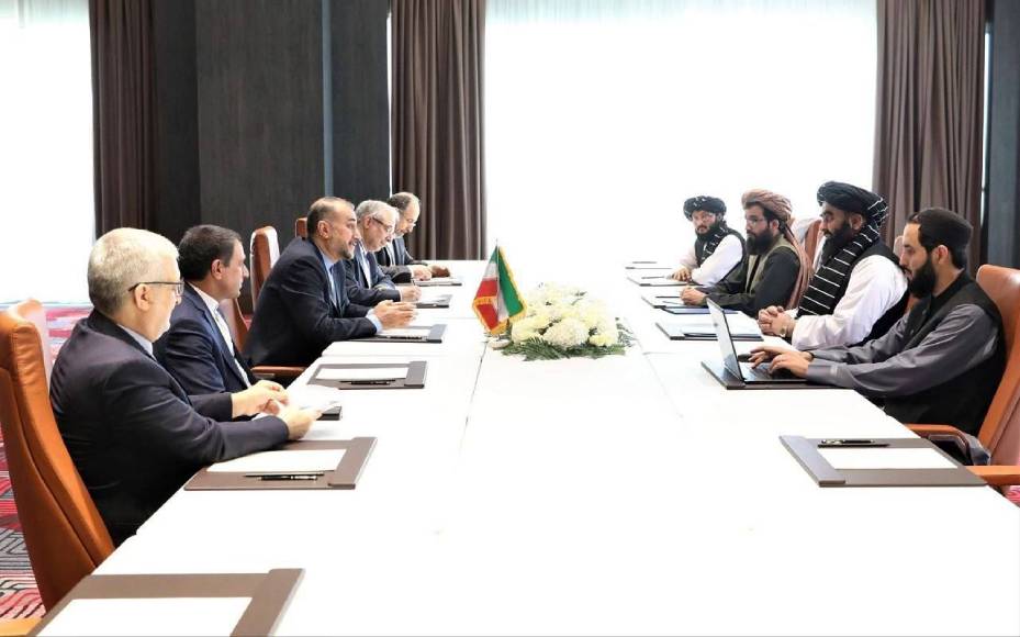دیدار وزیر خارجه جمهوری اسلامی با نمایندگان طالبان در نشست سمرقند