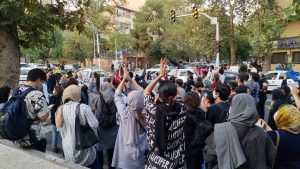 بازداشت‌ فله‌ای ده‌ها نفر از شهروندان به اتهام خرابکاری؛ «مردم عادی که مجوز ورود به مراکز ممنوعه را ندارند!»