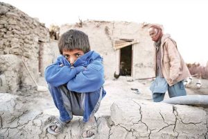 روند قهقرایی گسترش فقر ادامه دارد؛ شمار زیادی از خانوارهای ایرانی «مسکین» شده‌اند
