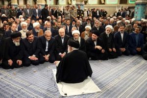 روزنامه «نشنال»: دولت ترامپ همزمان با مذاکرات عمان در حال پیدا کردن جایگزین برای رژیم ایران است