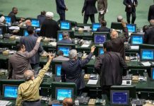 تهدید نمایندگان مخالف توافق با آمریکا به تحصن در مقابل ساختمان مجلس شورای اسلامی