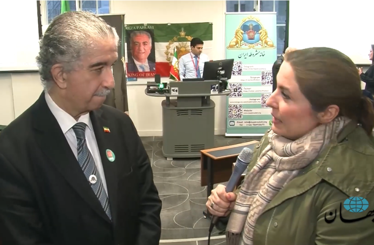 رونمایی از کتاب «راهبرد پیشا سرنگونی و دوران گذار» به قلم دکتر عظیم بادامدوست