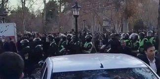 گزارش مراسم یادبودِ به خون کشیده شده خسرو علیکردی؛ بیش از ۱۵ نفر بازداشت شدند