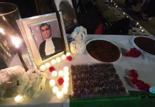 گردهمایی ایرانیان در سوگ زنده یاد خسرو علیکردی مقابل دفتر نخست وزیری در لندن