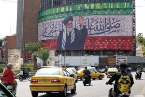 خامنه‌ای و انکار گفتگو با آمریکا