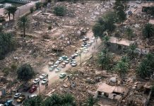 ۲۲ سال پس از زلزله مهیب بم؛ روایت دو امدادگر داوطلب از مدیریت ناکارآمد و سوءمدیریت در آواربرداری