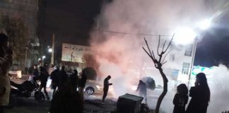 چرا انسداد سیاسی میتواند انقلاب مردم ایران را بهسمت خشونت ببرد؟