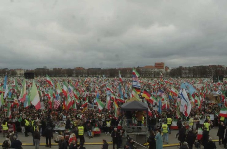 ویدئوی گردهمایی مونیخ در روز جهانی اقدام در همبستگی با انقلاب شیروخورشید ملت ایران