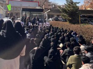 تداوم تحصن و تحریم امتحانات در چندین دانشگاه بزرگ کشور 