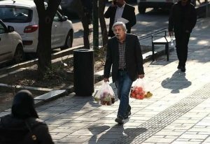 اقتصاد ایران در حال رفتن به سوی ابَرتورم است؛ تورم واقعی اکنون ۹۲/۳ درصد است