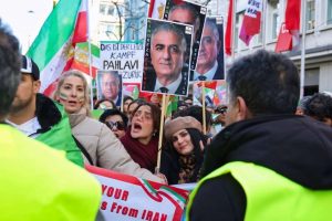 یادداشت وبسایت شبکه «ولت» آلمان: رضا پهلوی می‌تواند رهبر دوران گذار باشد، امروز مسئولیت چپ‌های ایرانی درک این واقعیت است