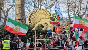 تجمع ایرانیان بریتانیا در واکنش به حمله آمریکا و اسرائیل به جمهوری اسلامی