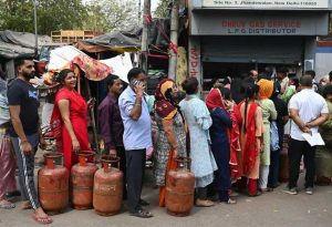 جدی شدن بحران گرانی و کمبود انرژی و سوخت در جهان طی سومین هفته جنگ خاورمیانه