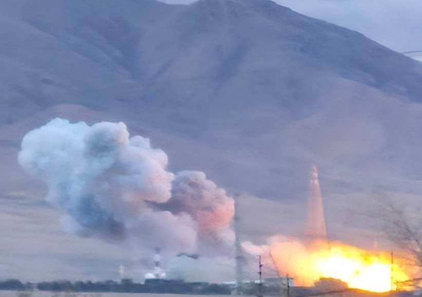 فایننشایل تایمز: «اقتصاد مقاومتی» الگوی بقای نظام جمهوری اسلامی در شرایط جنگ