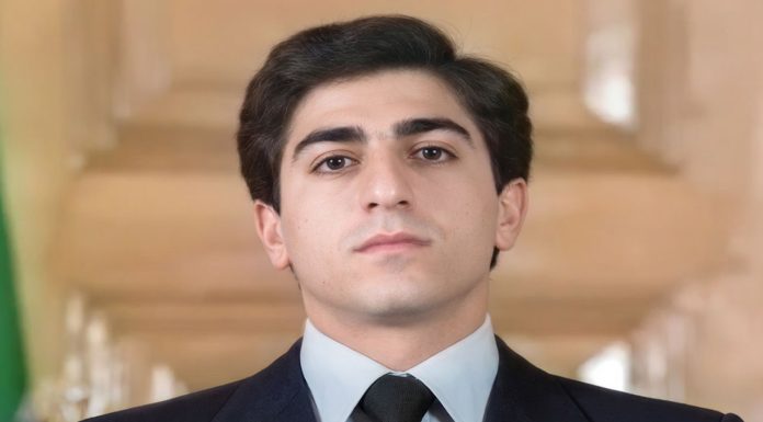 دوران نبرد با تاریکی؛ نهاد پادشاهی به ملت ایران پشت نکرد (صد سال پهلوی؛ ۱۳۰۴ تا ۱۴۰۴)