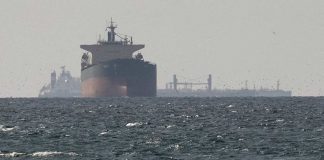 آکسیوس: ترامپ به دنبال تشکیل «ائتلاف هرمز» است؛ احتمال اعزام نیروی زمینی به خارک وجود دارد