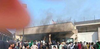 حمله طرفداران خامنهای در کراچی به کنسولگری آمریکا؛ هشدار امنیتی به کارکنان دولتی بریتانیا در پاکستان