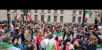 نخستین تجمع ایرانیان بریتانیا پس از کشته شدن علی خامنهای