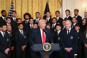 دونالد ترامپ خطاب به نیروهای مسلح جمهوری اسلامی: یا اسلحه را زمین بگذارید یا مرگ برای شما تضمین شده است