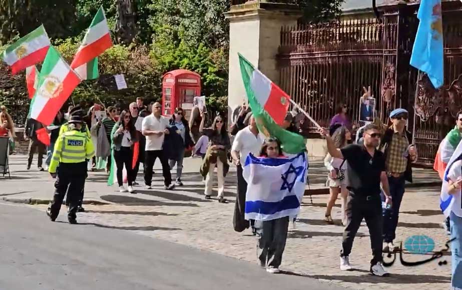 تجمع مقابل سفارت اسرائیل در لندن همزمان با صدمین روز انقلاب شیروخورشید